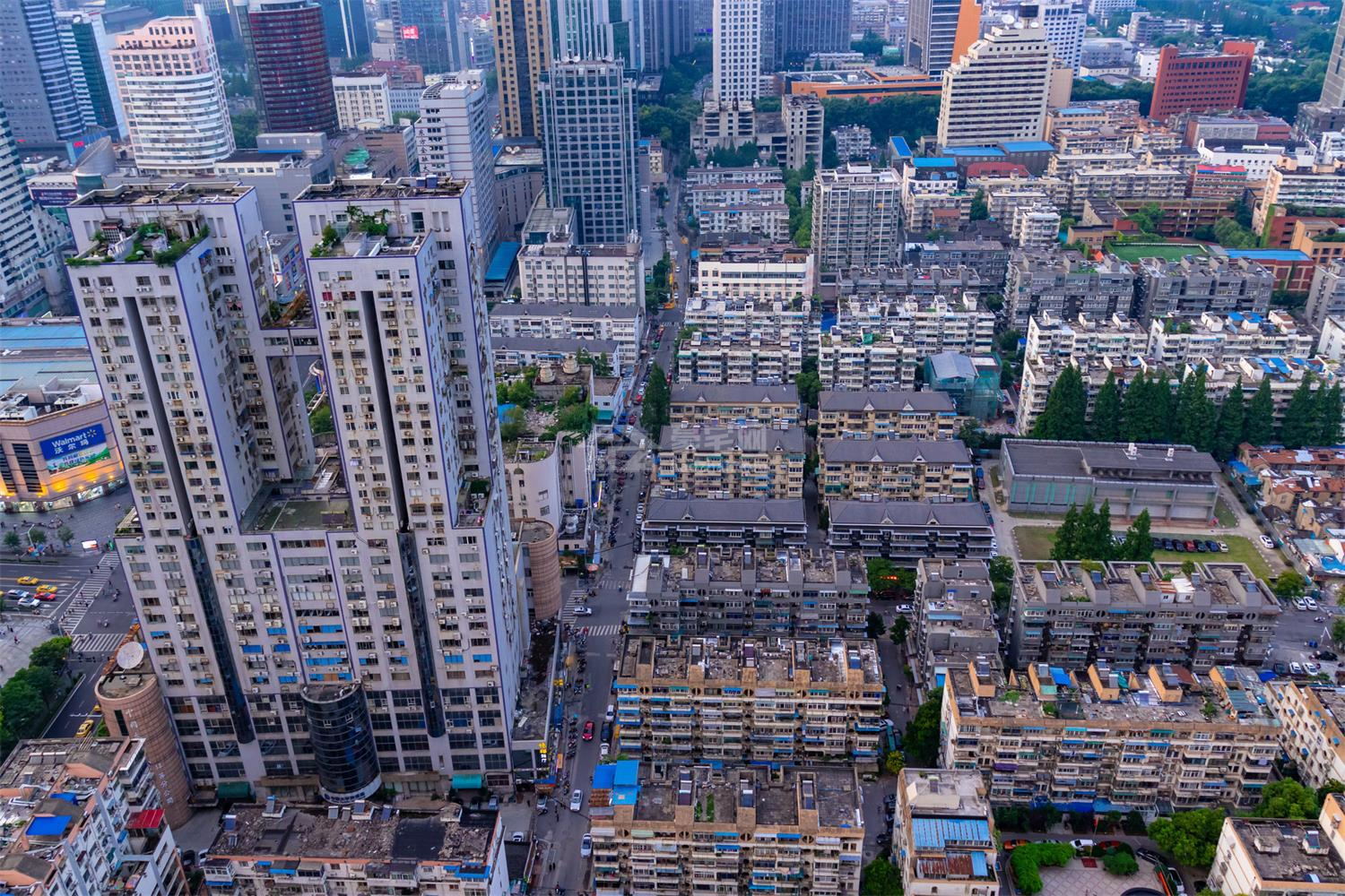 南京今年涉宅地块成交金额已超2015亿元